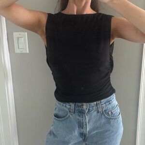 PrettyLittleThing Black Muscle Tee